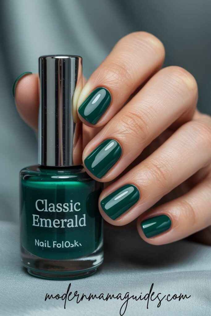 Classic Emerald Green Nail Polish Look