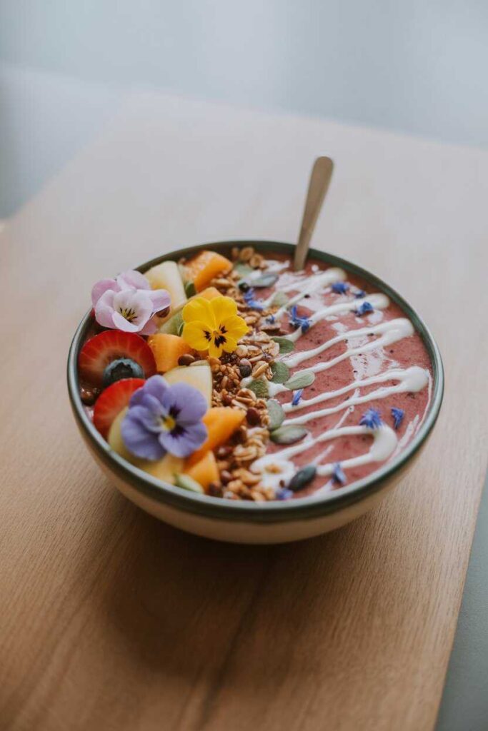 Serving Suggestions That Make Smoothie Bowls Feel Special