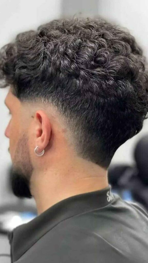 Burst Fade Curly Hair: 15 Stunning Fresh, Modern Styles for Men with Clean Fades and Defined Curls (2026 Guide) 2 Low Burst Fade